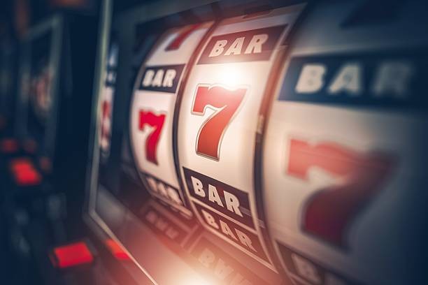 Live dealer table interface on mobile phone